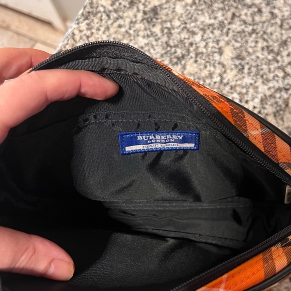 Pre-Loved Authentic Burberry Pochette - Picture 5 of 8